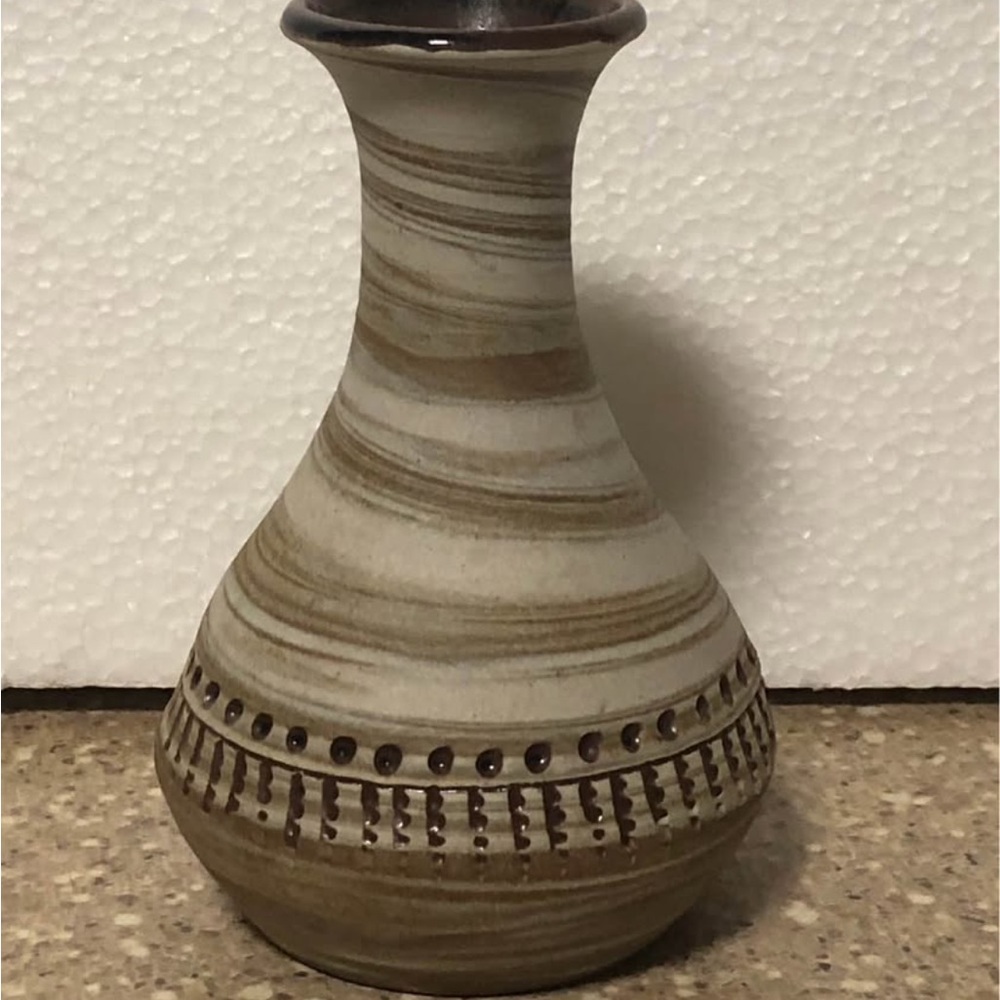 Handcrafted Two-Tone Stoneware Clay Pottery New Zealand Vase
